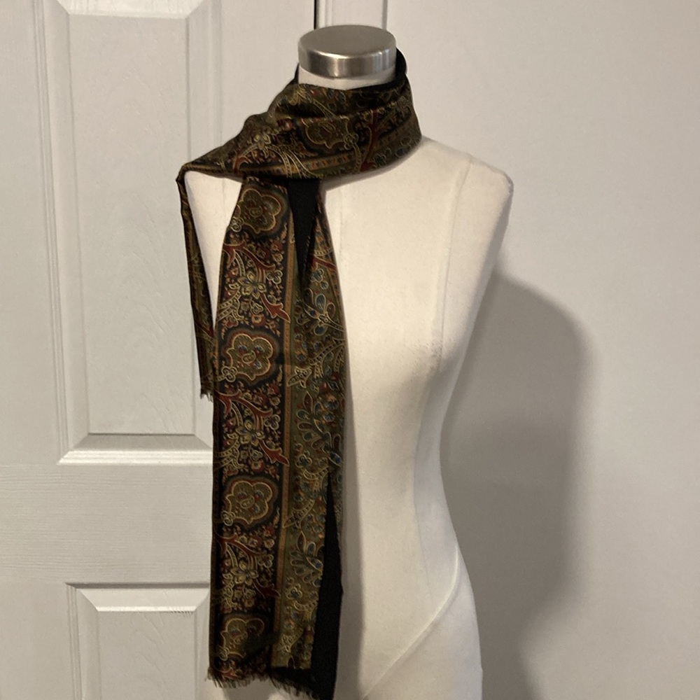 Club 7 Echo Silk Wool Paisley Fall Scarf View 2